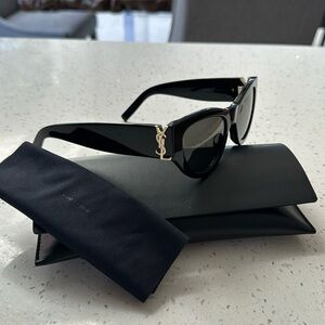 Saint Laurent cat eye sunnies 😎